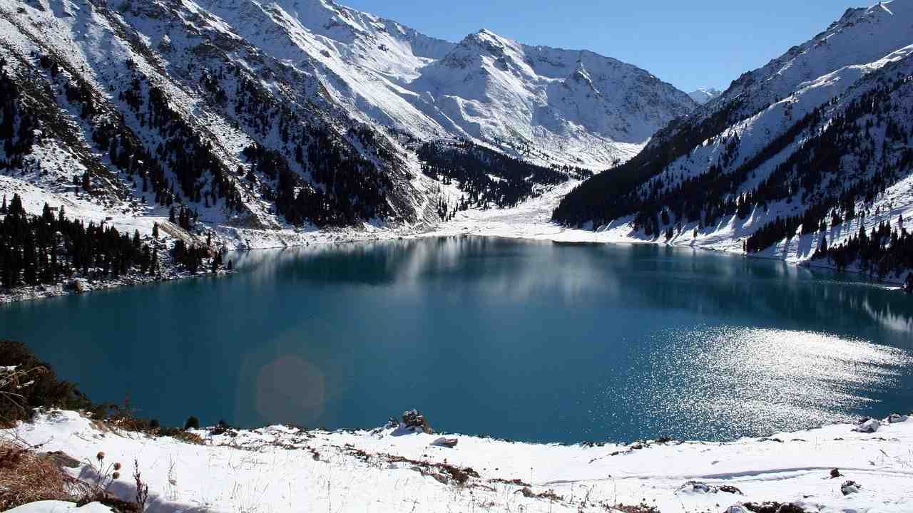 lago in kazakhstan