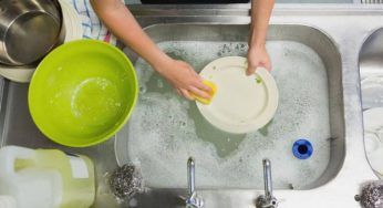 Detersivo piatti fai da te: la ricetta perfetta per l’ambiente e le tue mani