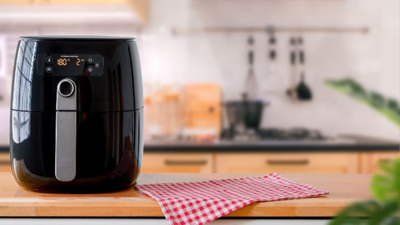 Friggitrice ad aria. Air fryer