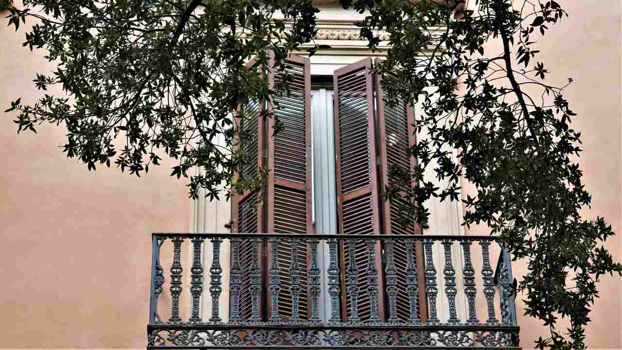 Balcone stretto