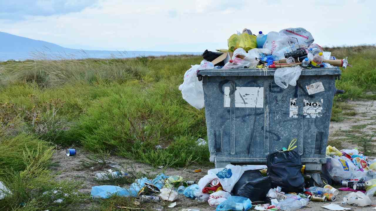 Cem Plastic free rifiuti