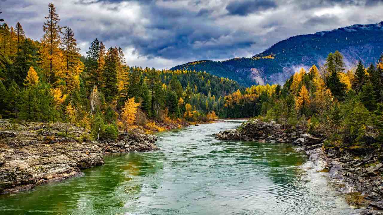 fiume montagna danni