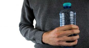 Impatto ambientale superiore, chi inquina di più? Borraccia di alluminio vs bottiglia di acqua