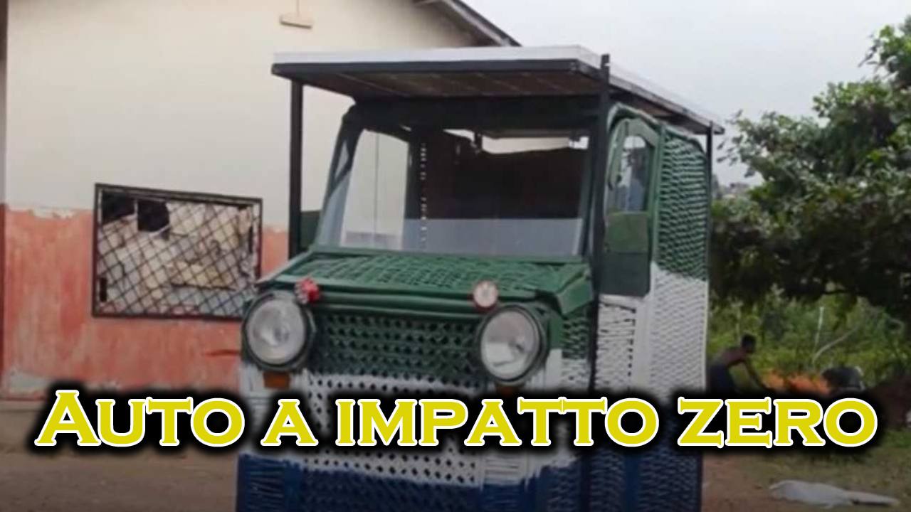 automobile con pezzi trovati in discarica