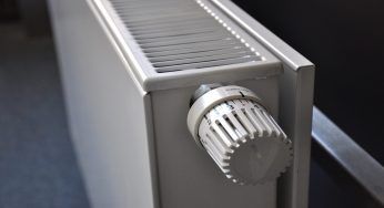 Termosifoni caldissimi grazie al trucco low cost: risparmi e ti riscaldi
