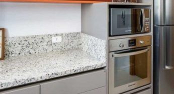 Vetro del forno sporchissimo? Niente paura, il trucco per pulirlo in 1 minuto