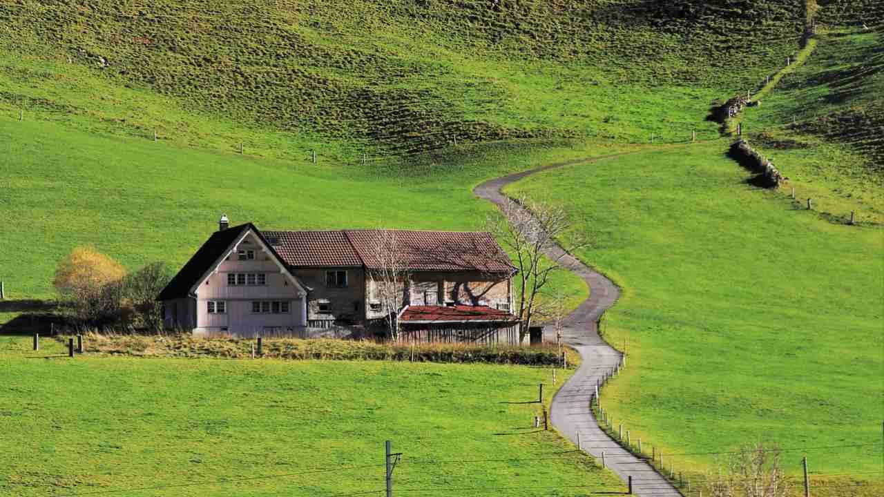 persone preferiscono trasferirsi campagna città spopolano