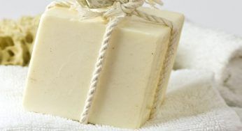 Sapone super sbiancante fatto in casa, bastano poche gocce di acqua ossigenata