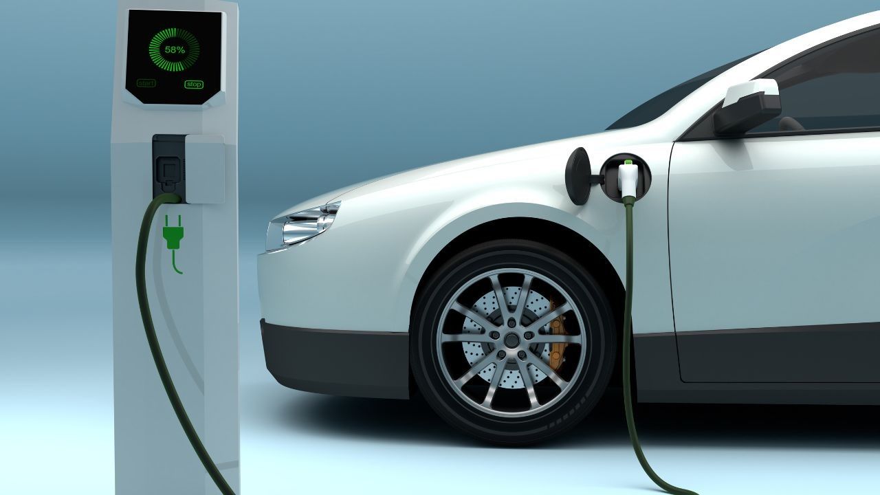 ricaricare batteria auto elettrica