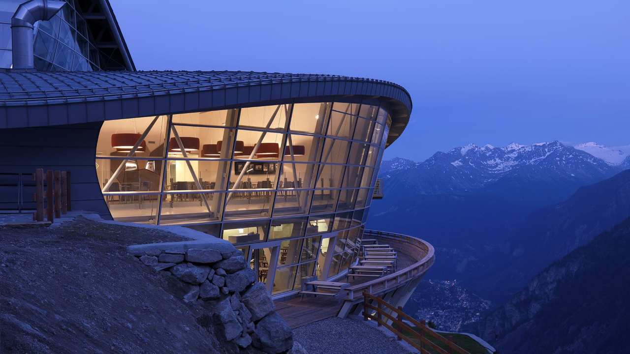 ammira montagne dall'alto in Italia posto segreto