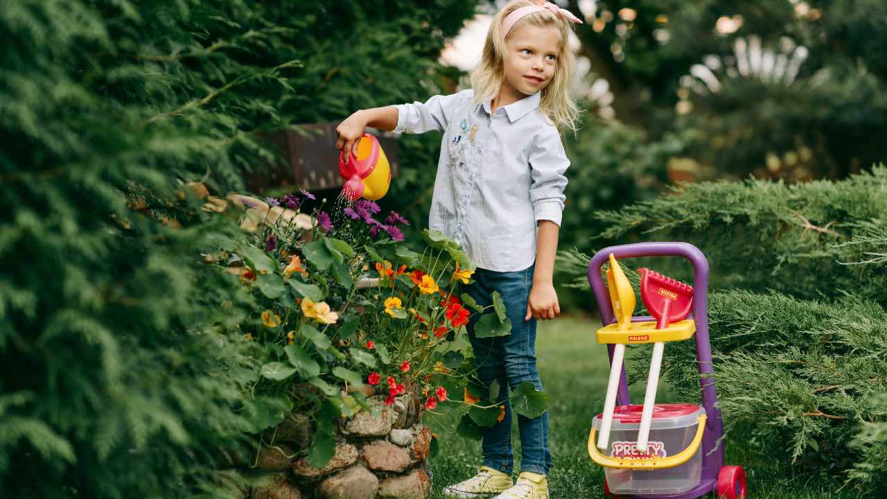 introdurre bambini giardinaggio