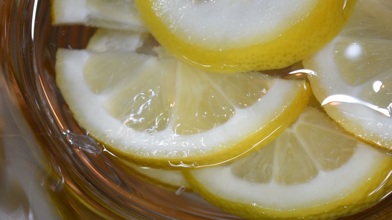 limoni mettili barattolo acqua quello accade incredibile