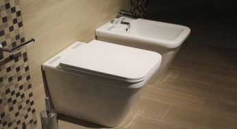 Cosa non buttare nel water? Occhio che rischi di intasarlo