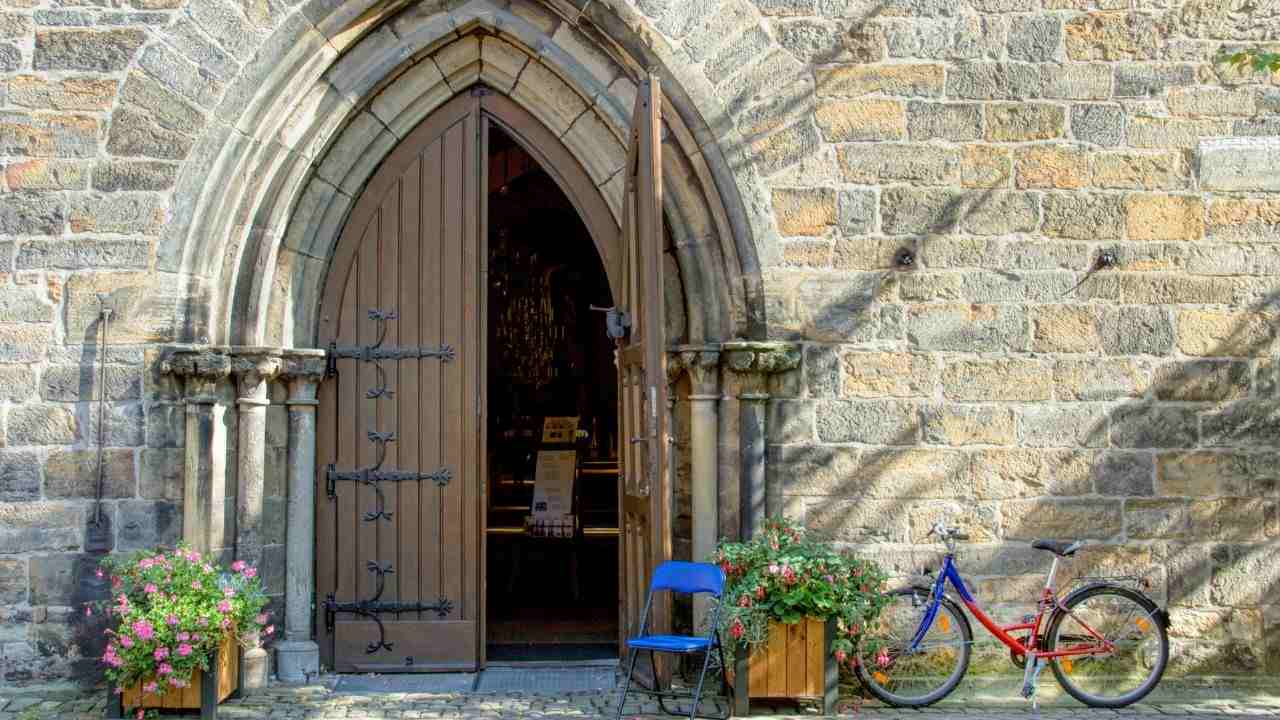 Chiesa chiede inquinare meno iniziativa