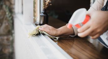 Addio alla polvere: uno spray miracoloso che ti farà dimenticare del problema