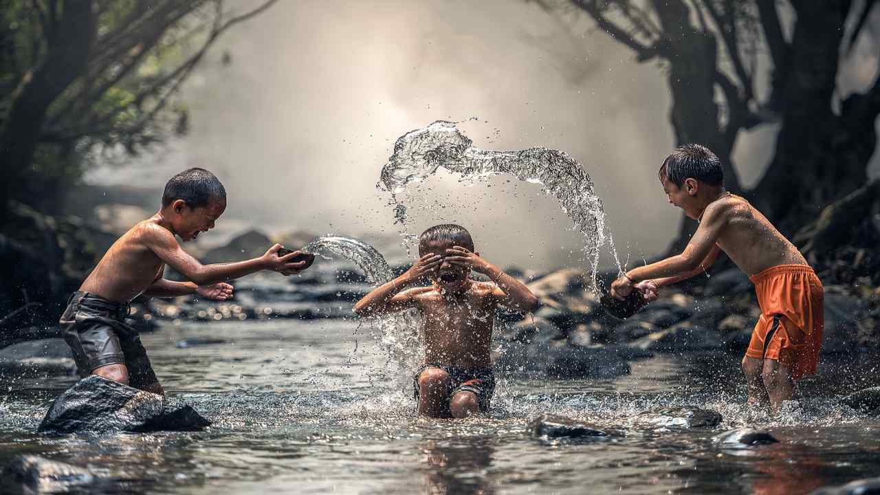 Acqua crisi bambini