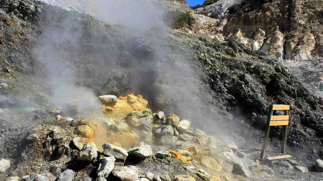 La Camera Magmatica Dei Campi Flegrei Si Sta Riempiendo Le Possibili Conseguenze 4007