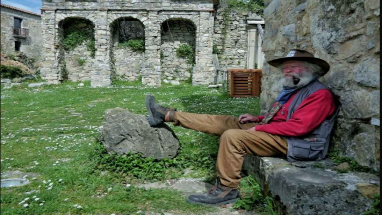 come si chiama l'abitante di roscigno vecchia