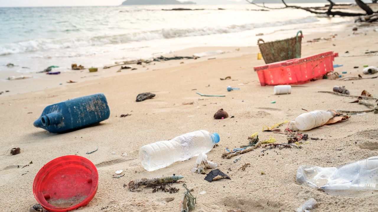 oggetti lasciati spiaggia