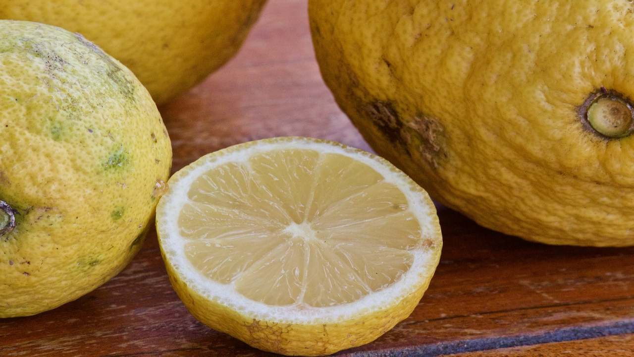 il massimo dei benefici con il mix di olio d'oliva e limone