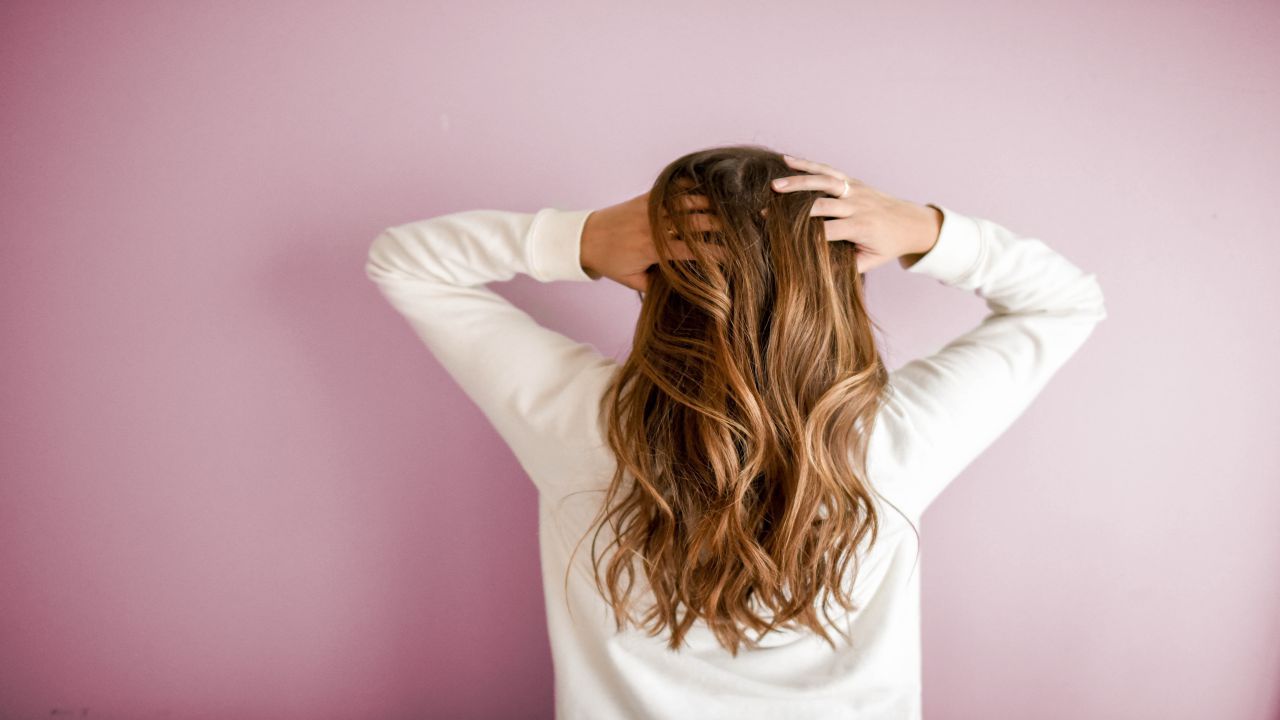 capelli sciolti donna