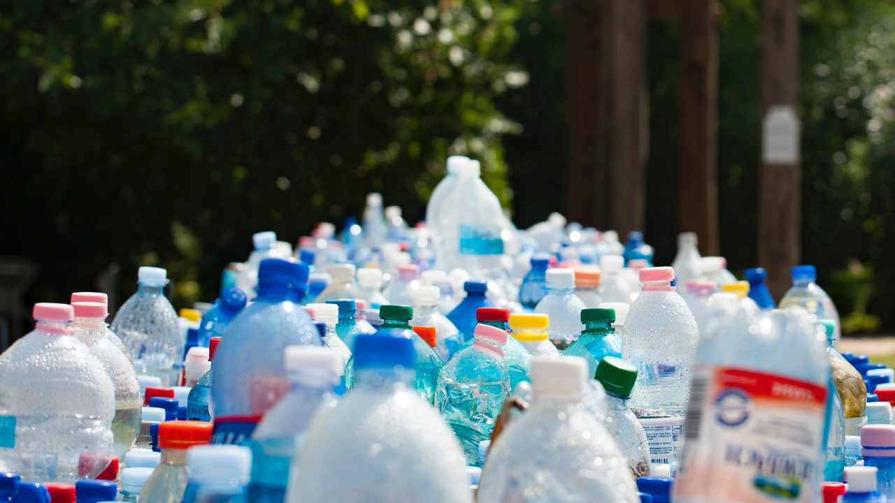 Plastica: connessione tra cancro e difetti alla nascita