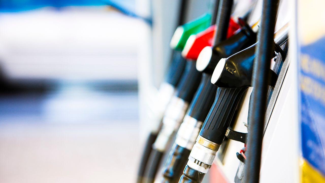 carburanti aumento prezzi 2023