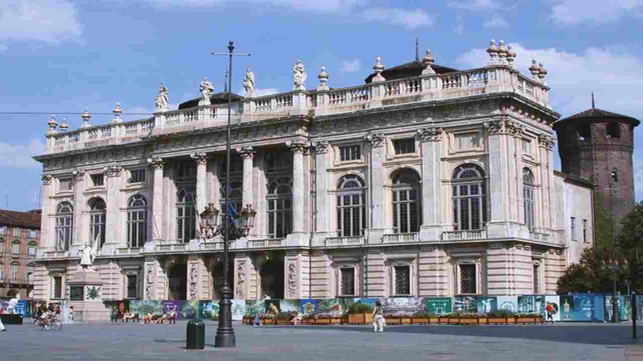 Portare cani e gatti in Parlamento