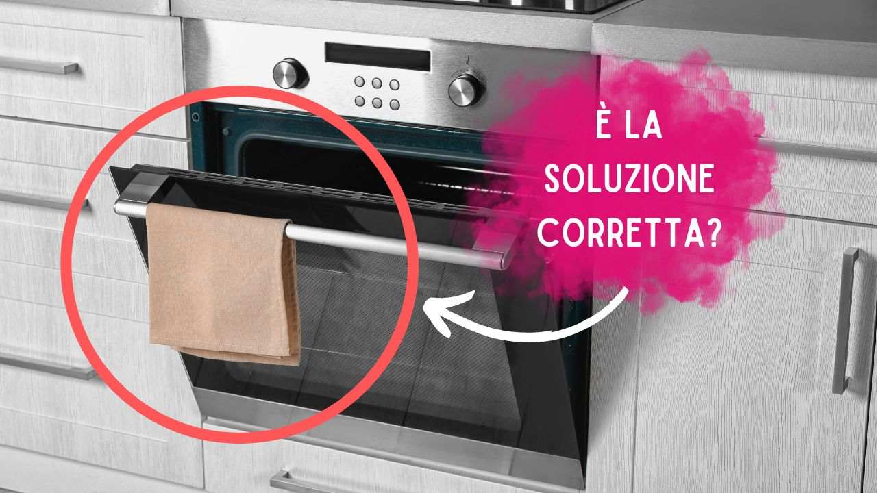 strofinacci appesi forno