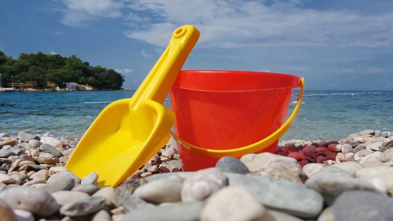 Secchiello e paletta, le idee più belle per riciclare anche i set da spiaggia