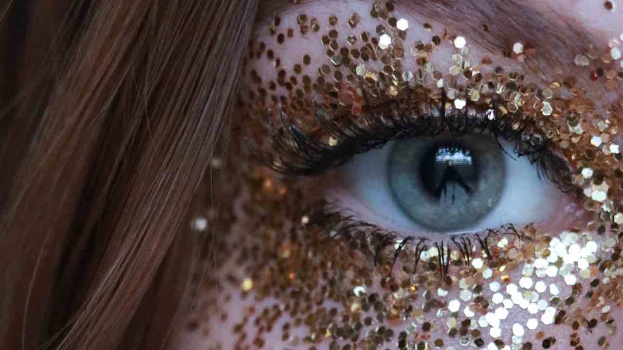 stop glitter nel make up