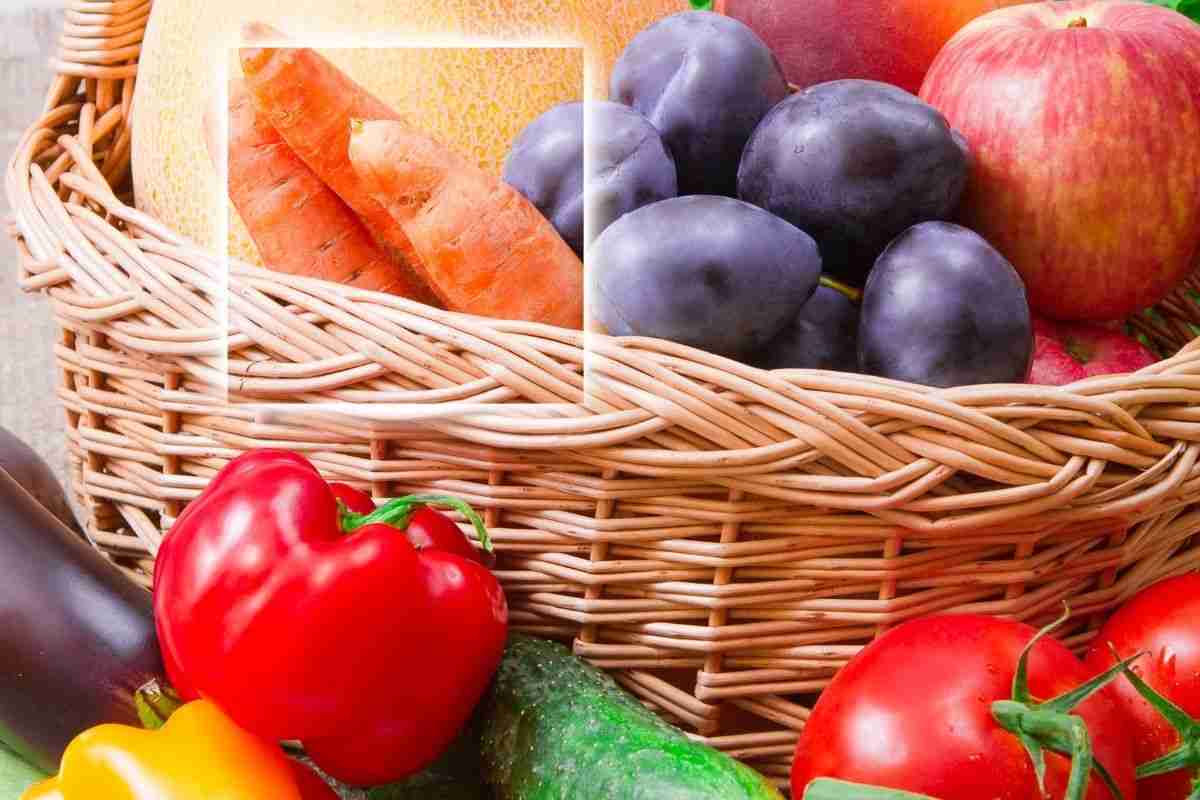 Frutti e ortaggi nel cesto