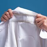 Colletto della camicia inigiallito