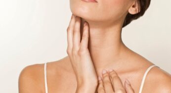 Rughe sul petto? Rimedi efficaci per eliminarle e come prevenire la loro comparsa